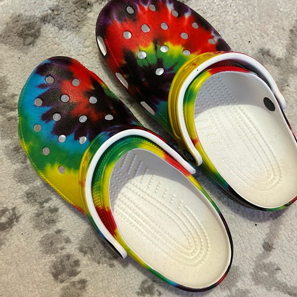 unisex rainbow tie dye crocs